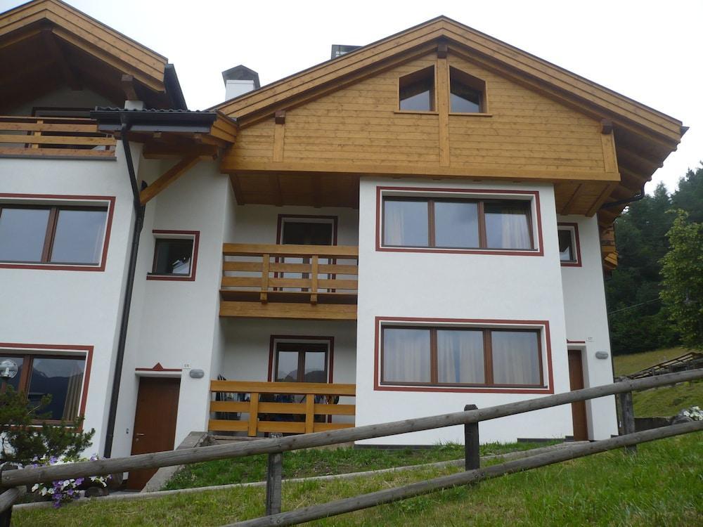 Des Alpes Aparthotel 3*