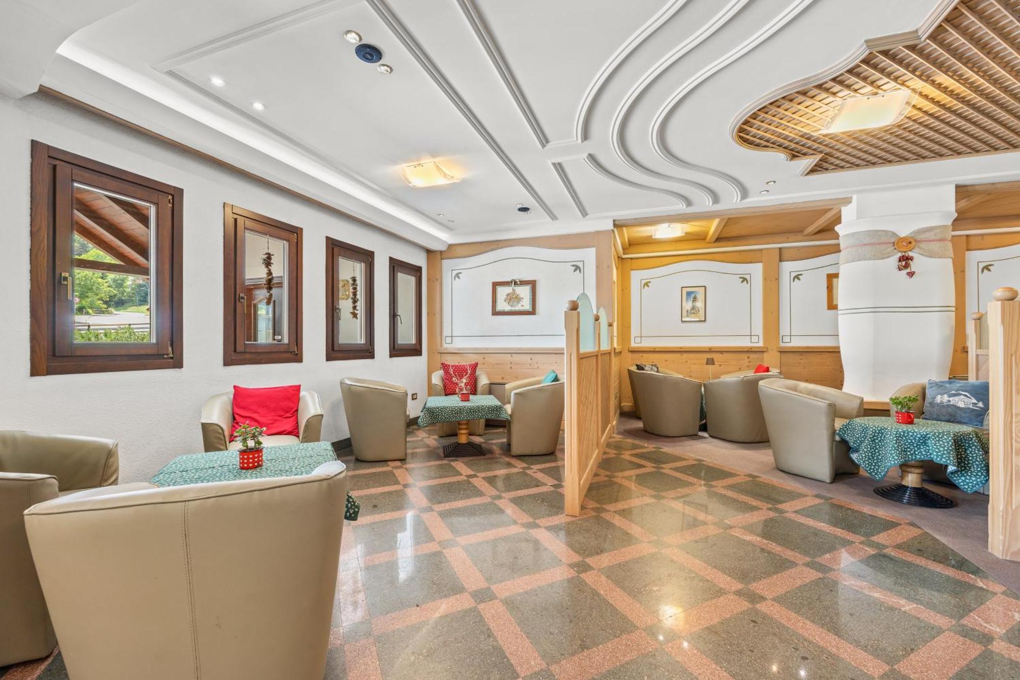 Des Alpes Aparthotel Cavalese