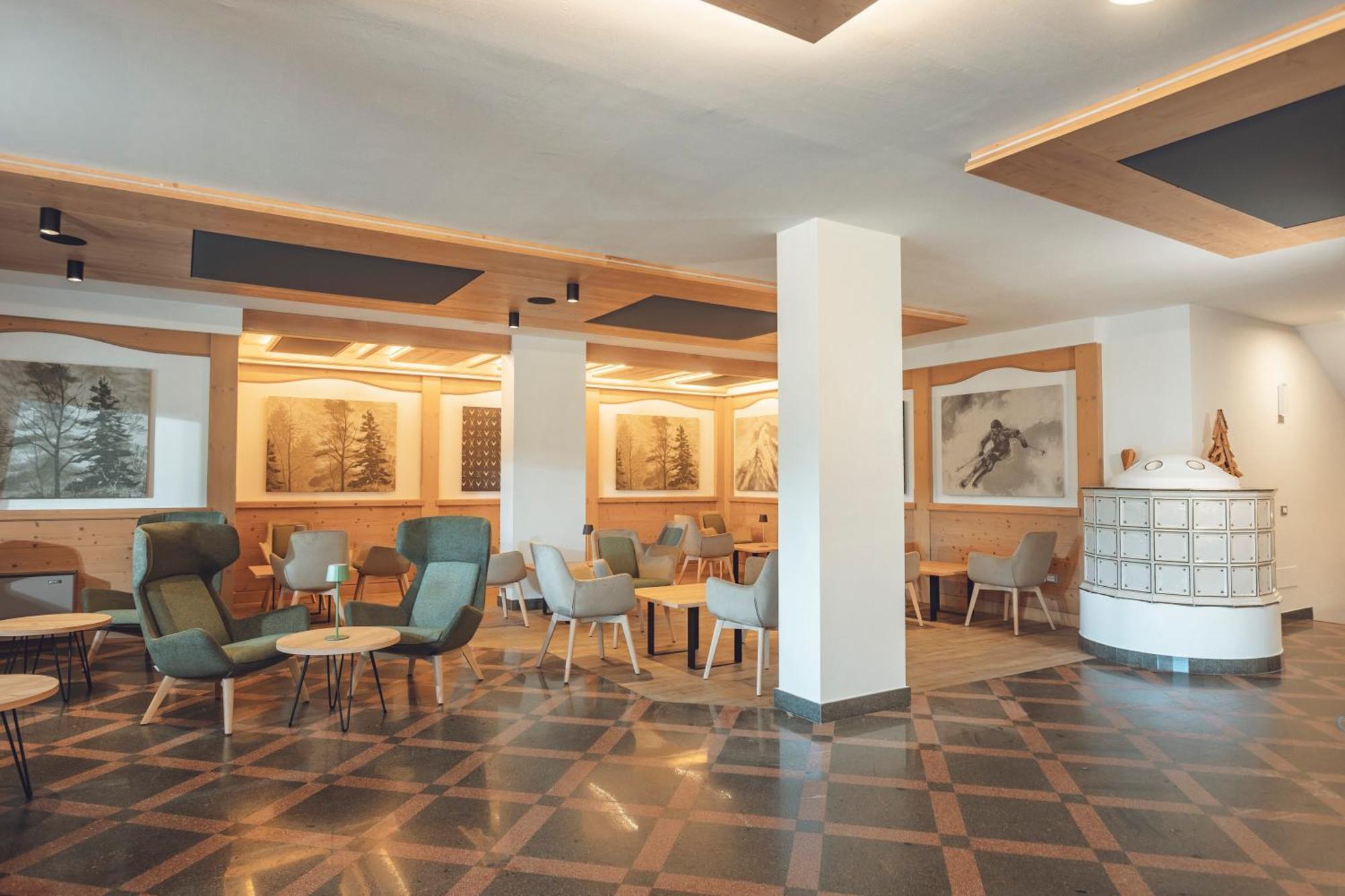 Des Alpes Aparthotel 3*